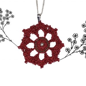 Pendentif Rosace en dentelle au crochet