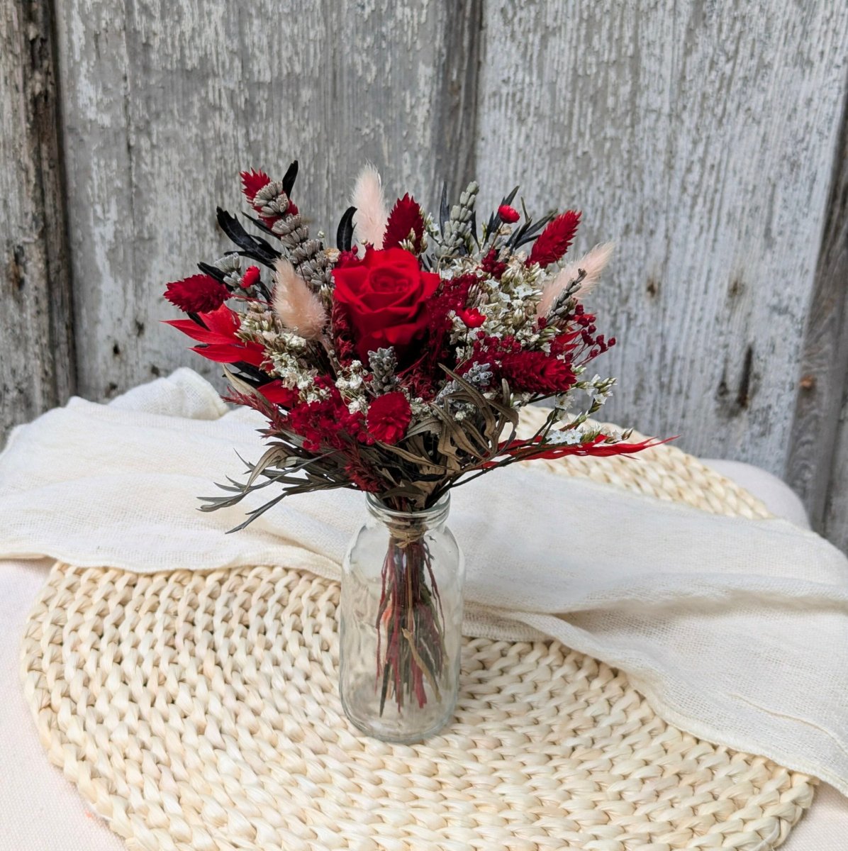 Petit bouquet de fleurs séchées et stabilisées rouges et roses, Darling – Image 4