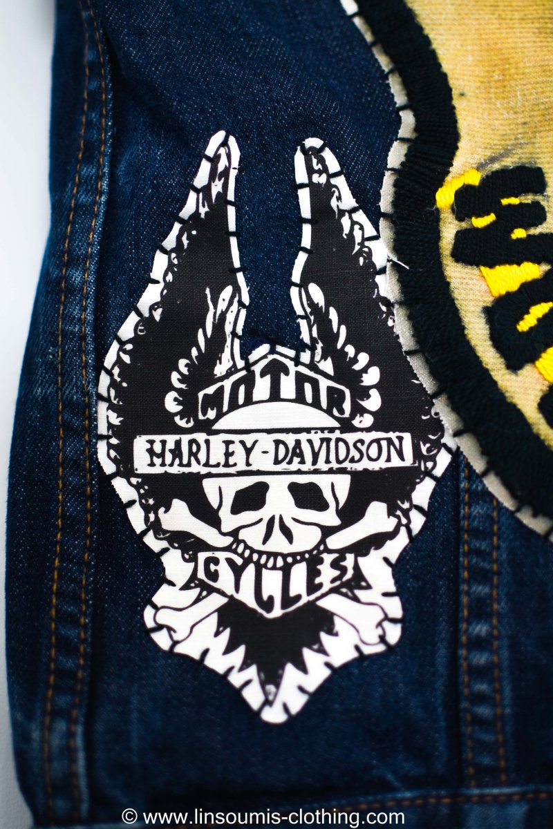 2nd version "Behind bars" chainstitched by hand Levi's Jacket/ Veste levis vintage brodée main et patchée – Image 6