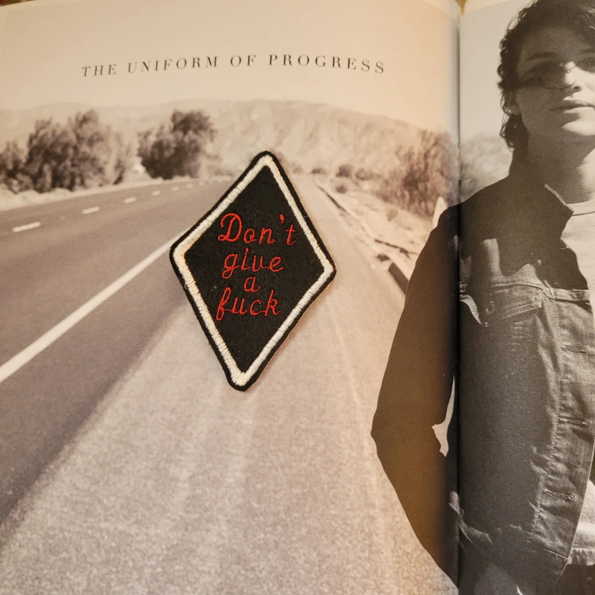 Patch Brodé "Don't give a fuck" (Losange) version black – Image 4