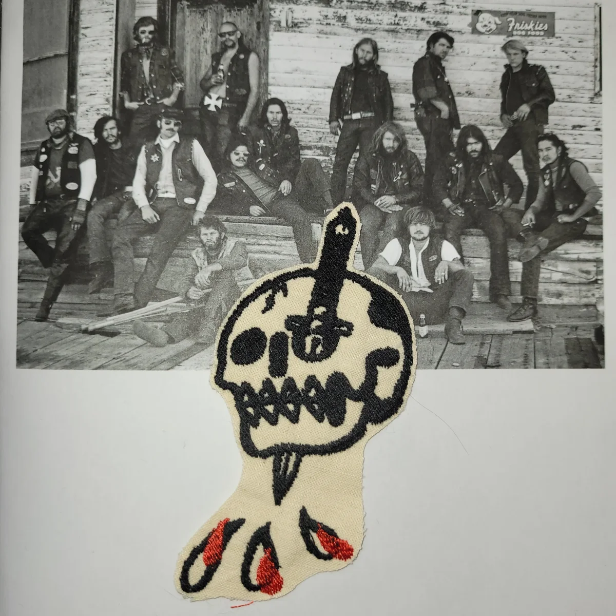 Patch Brodé "Knife in the eye" vintage SUR VIEUX TISSU COTON – Image 4