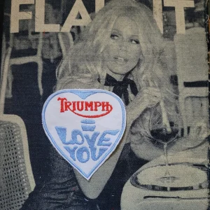 Patch Brodé "Triumph vintage HEART" EN VIEUX TISSU COTON