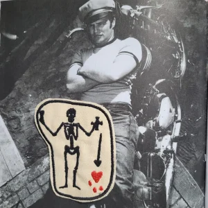 Patch Brodé " The Pirate Skull & Heart" Flag SUR VIEUX TISSU COTON