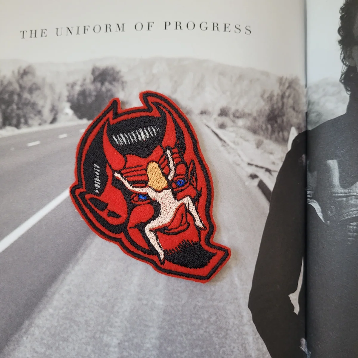 Patch Brodé" Woman on devil's tong" – Image 5