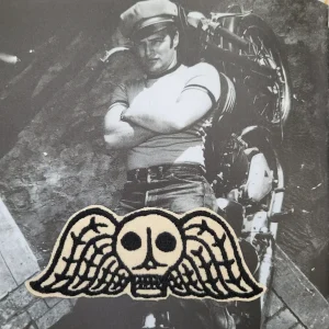 Patch Brodé "Tête de mort, skull" "Memento Mori" EN VIEUX TISSU COTON