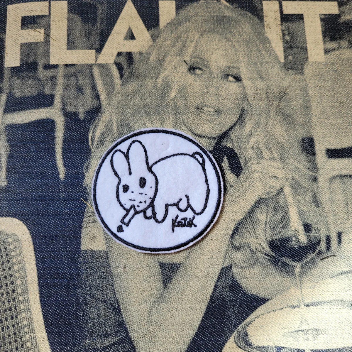 Patch Brodé "Rabbit smoking" In Memory Franck KOSIK