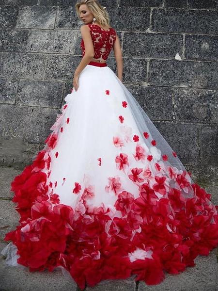 Robe de mariée fleurs rouges – Image 3