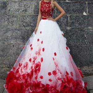 Robe de mariée fleurs rouges