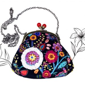 Petit sac noir en velours brodé de fleurs