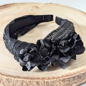 Serre-tête artisanal orné d&rsquo;hortensia stabilisé noir, Lolita